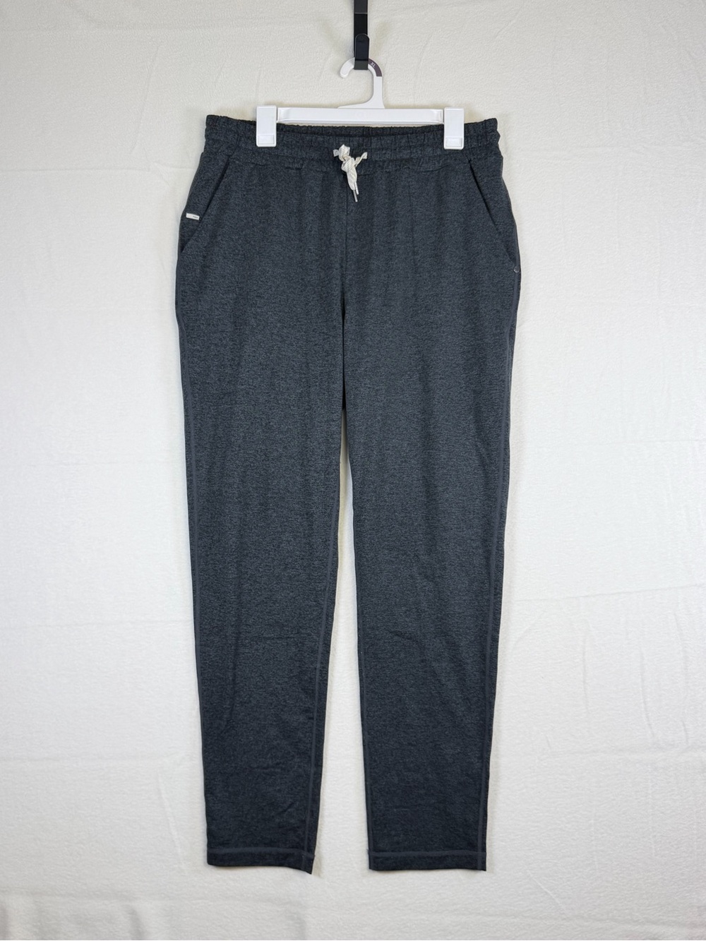 Vuori Pants Men XL Gray Ponto Performance Joggers Athletic Stretch Sweats